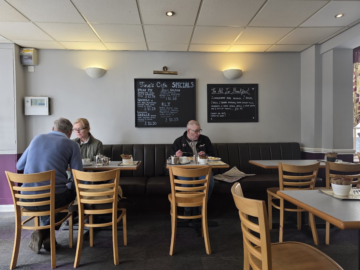 Tina's Café - Photo 5