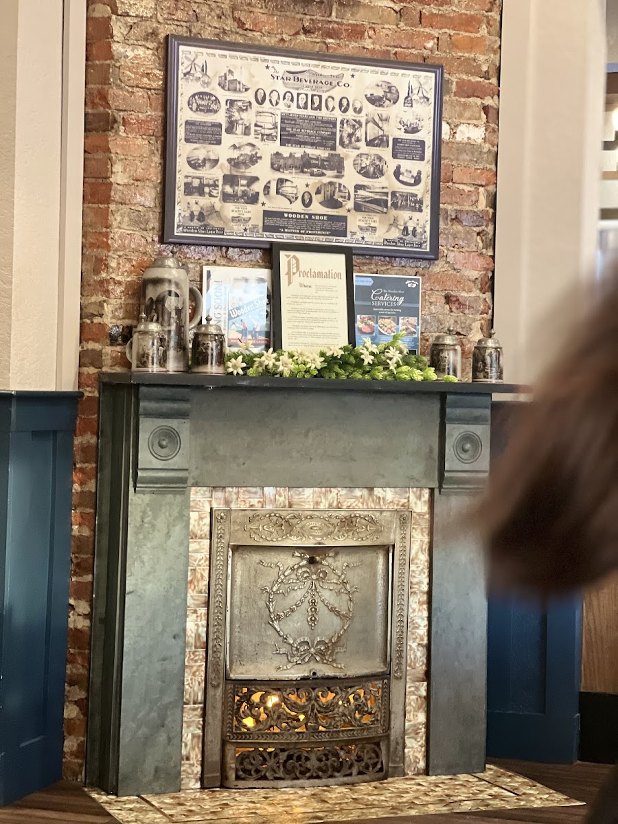 The Wooden Shoe Inn - Photo 3