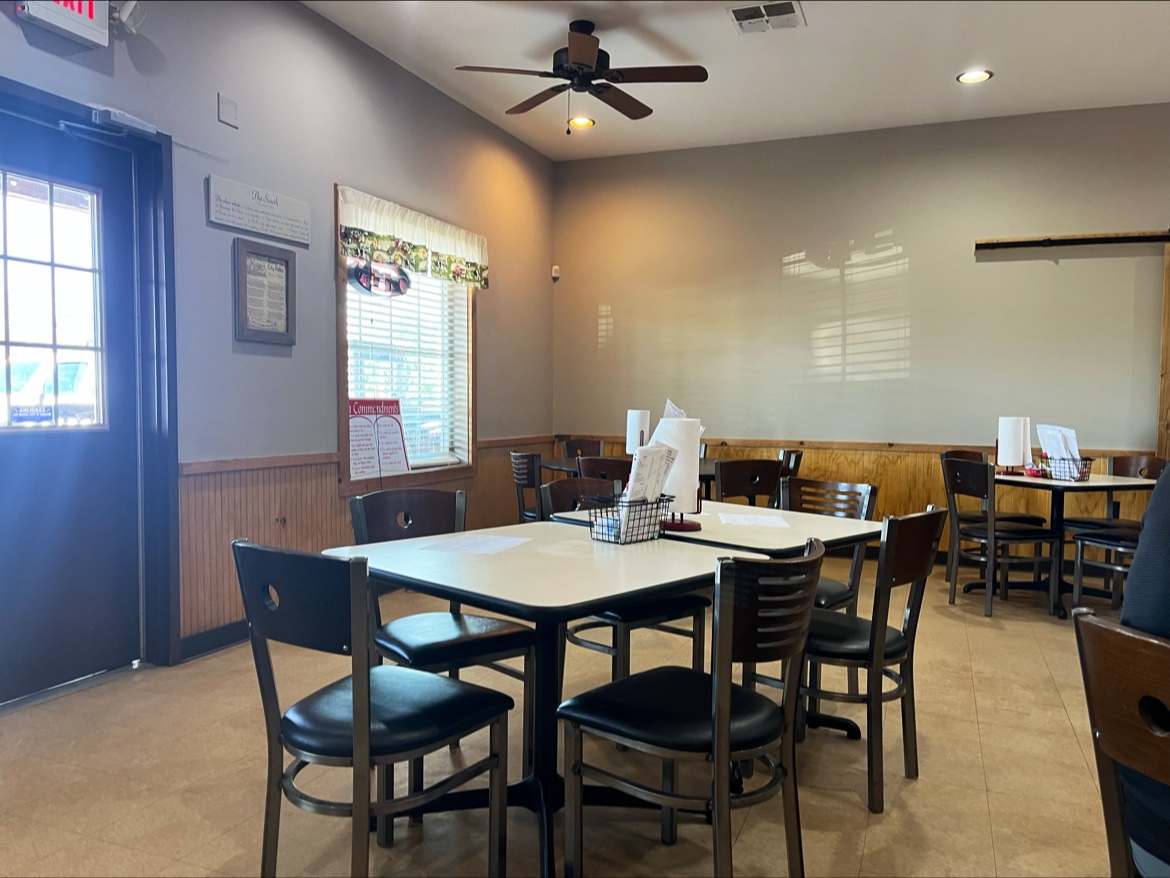 Farm Cafe - Photo 1