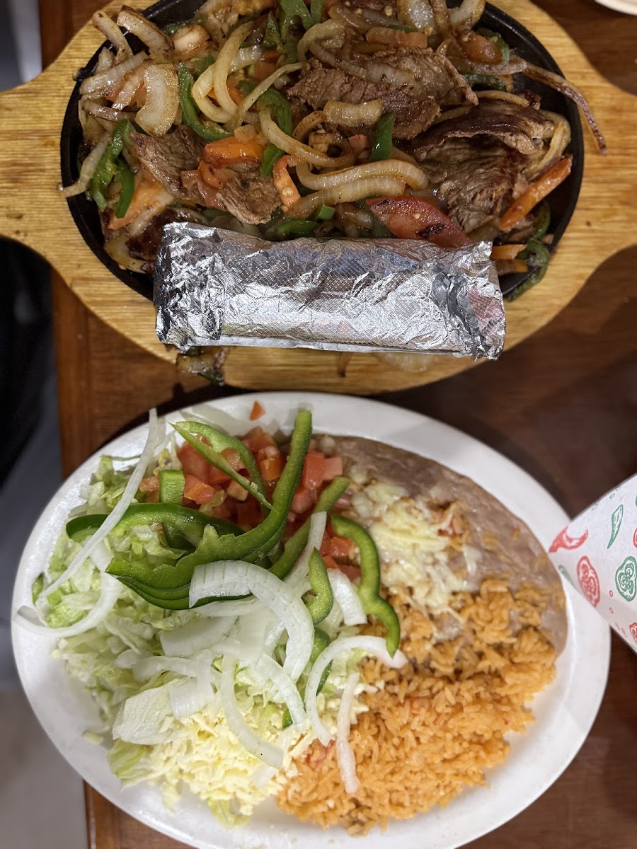 Las Brisas Authentic Mexican Restaurant - Photo 2