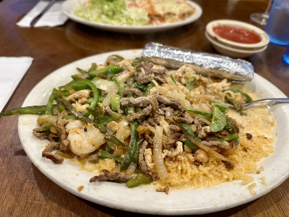 Las Brisas Authentic Mexican Restaurant - Photo 4