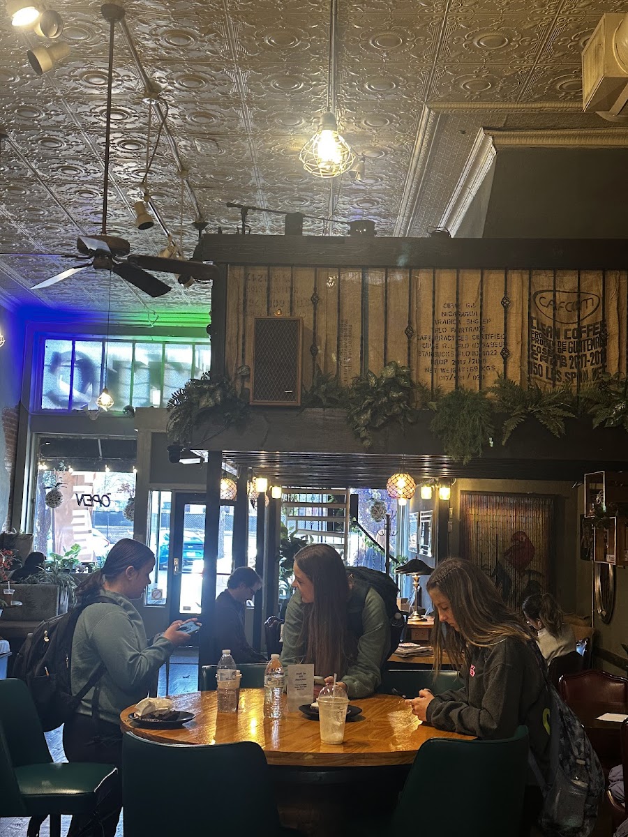 Majestic Coffee - Photo 5