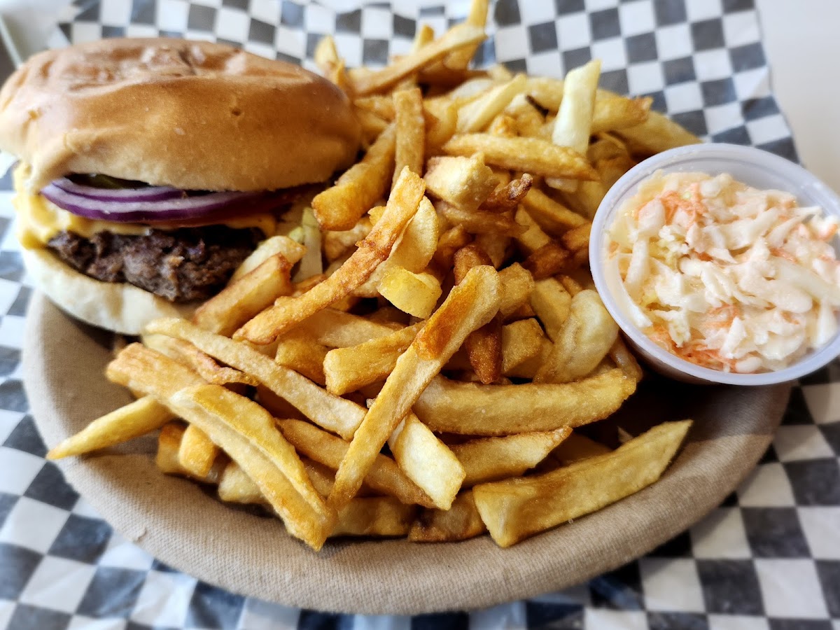 Lenny's Takeout Moncton - Photo 3