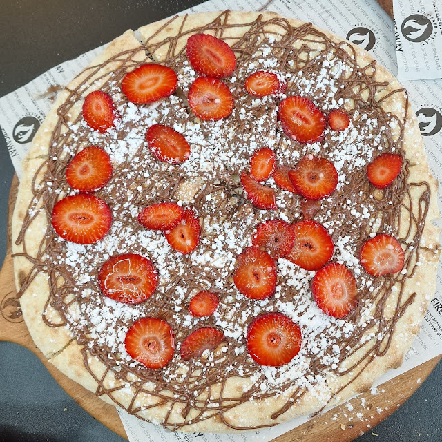 Nutella Pizza with Strawberry