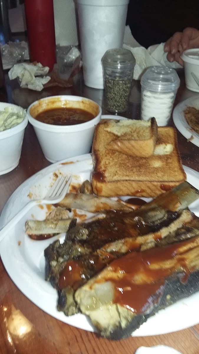 The Sauce'D Pig - Photo 6