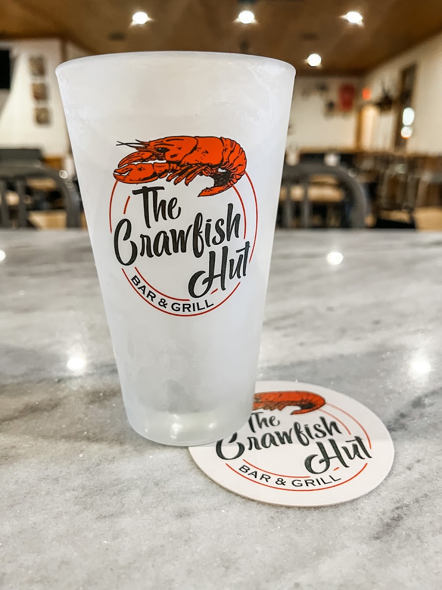 The Crawfish Hut Bar & Grill - Photo 1