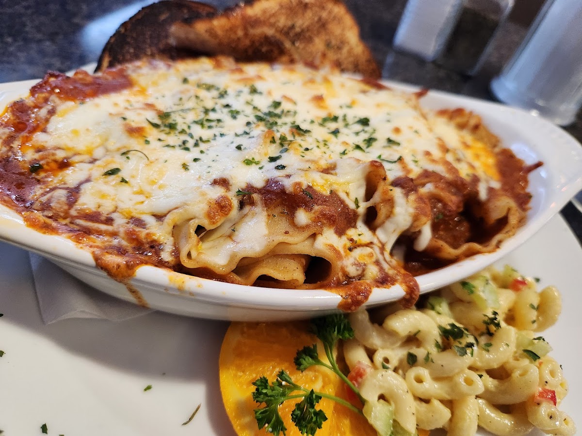 Bon Voyage Restaurant - Photo 4