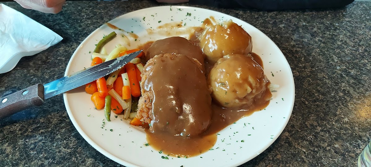 Bon Voyage Restaurant - Photo 6