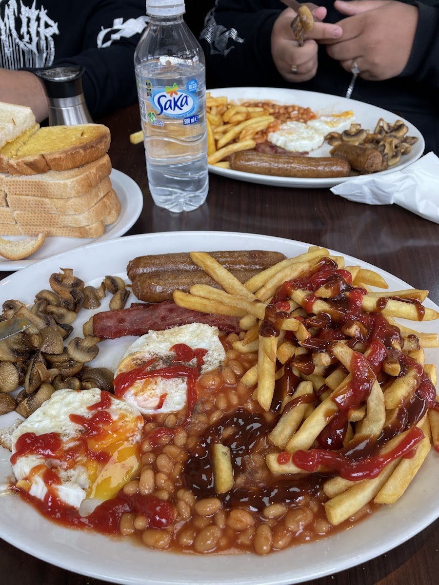 Seven Kings Cafe - Photo 4
