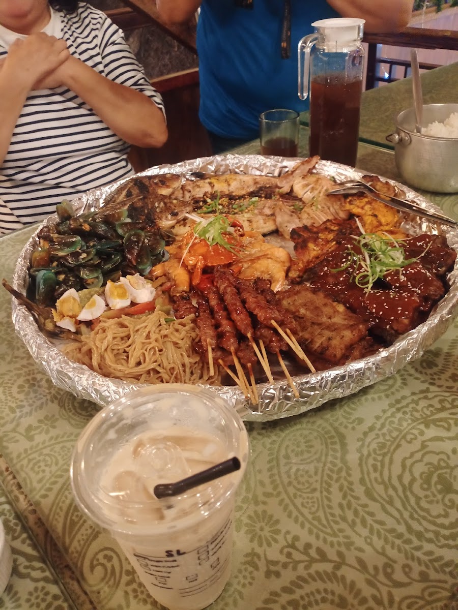 Kamalig Garden Grill & Restaurant - Photo 8