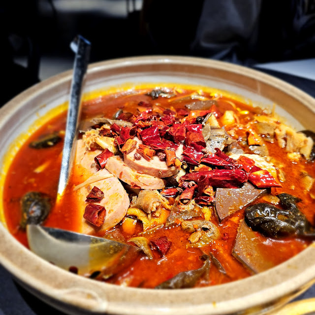 Black Fish Slices Boiled in Sezchuan Green Peppercorn Broth