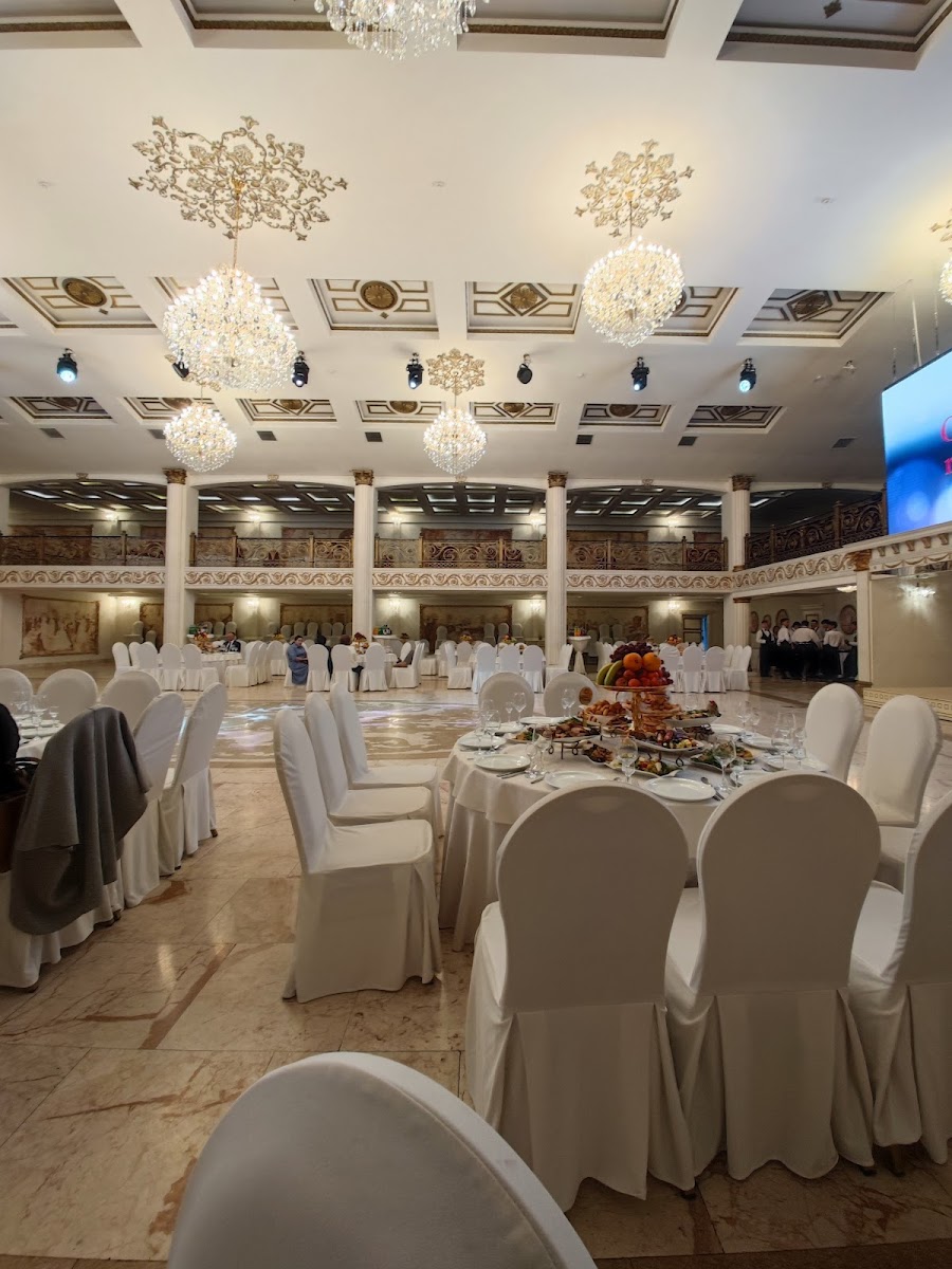 Consul Restaurant - Photo 3