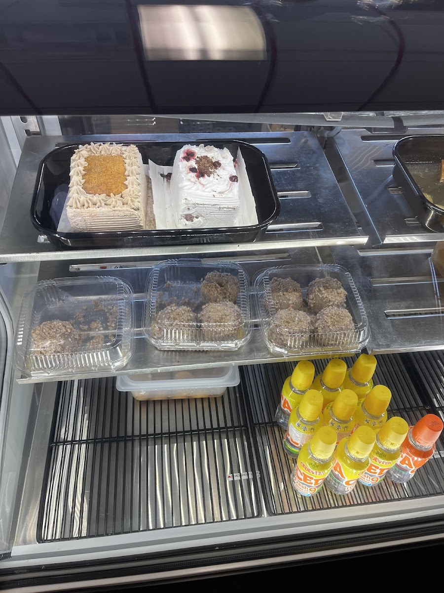 Emma's Cafe & Market - Photo 4