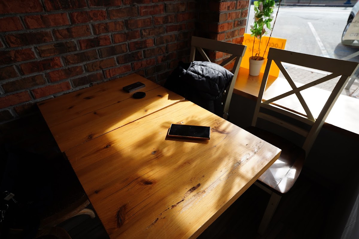 Dean's Coffee Co. - Photo 3