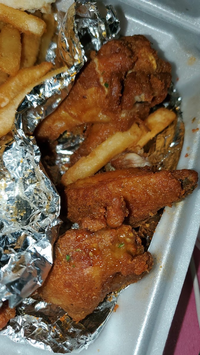Wingz & More - Photo 5