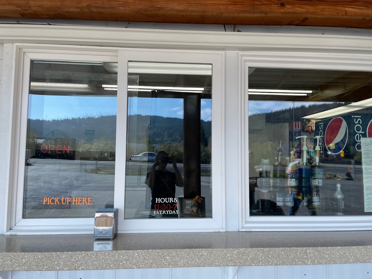 K & R Drive-Inn
