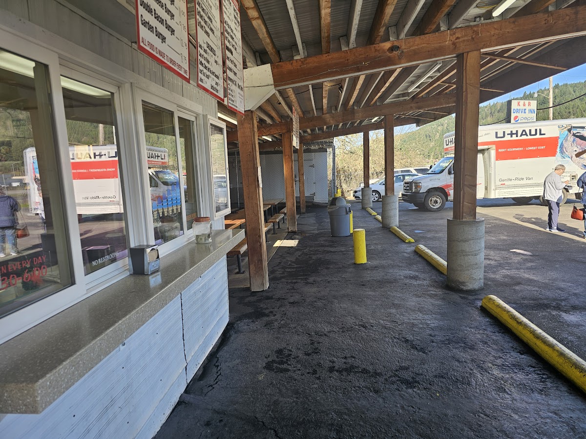 K & R Drive-Inn - Photo 3