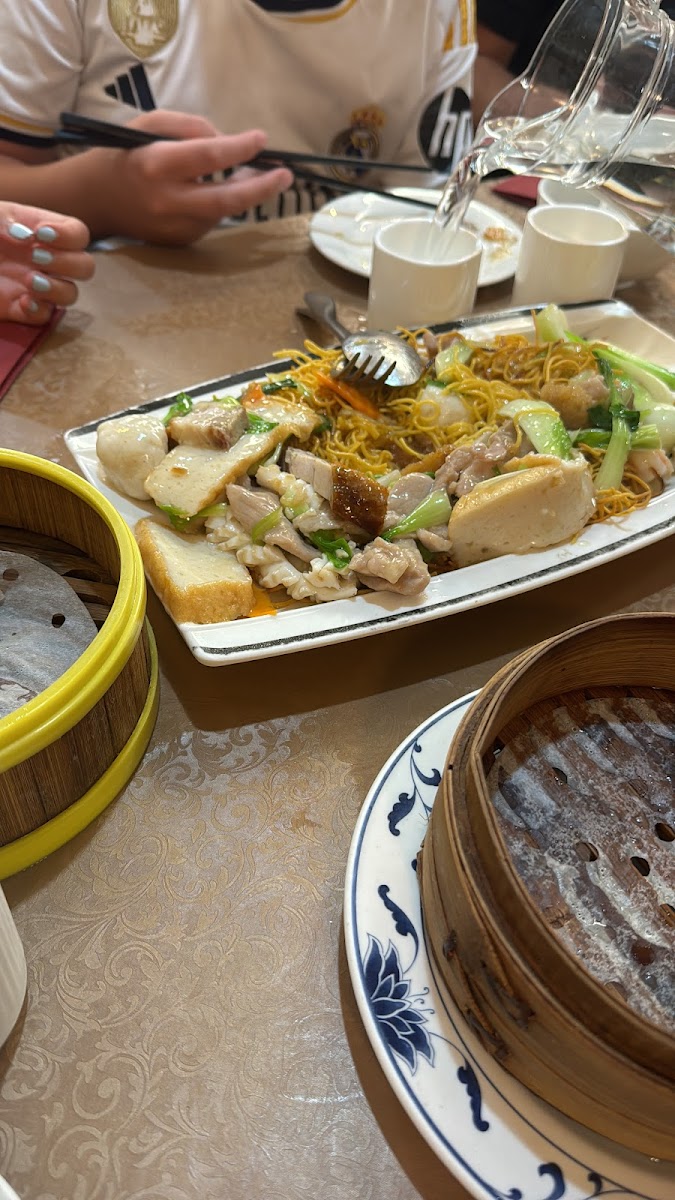 Happiness Inn - Photo 2