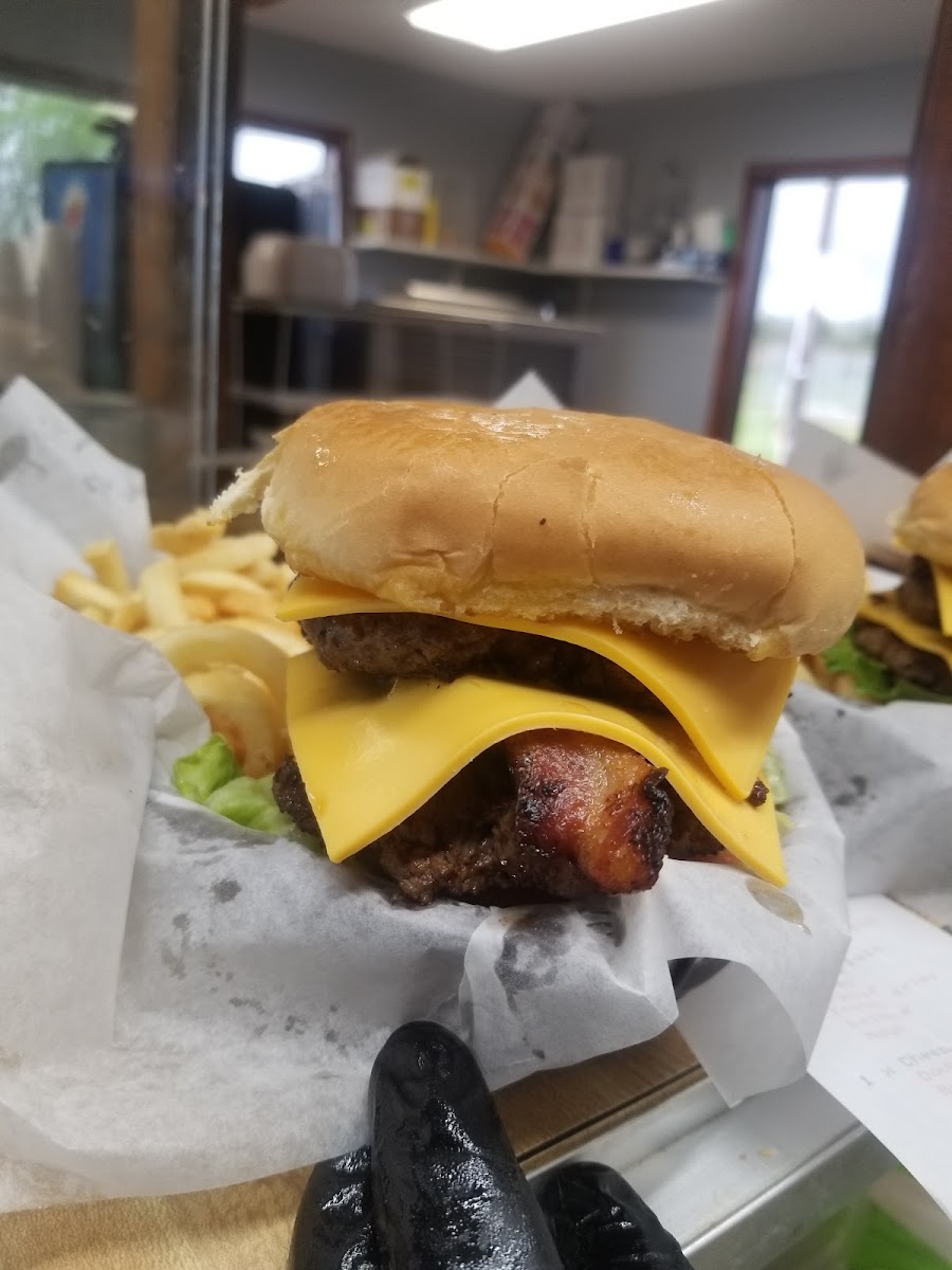 Donna's Drive In