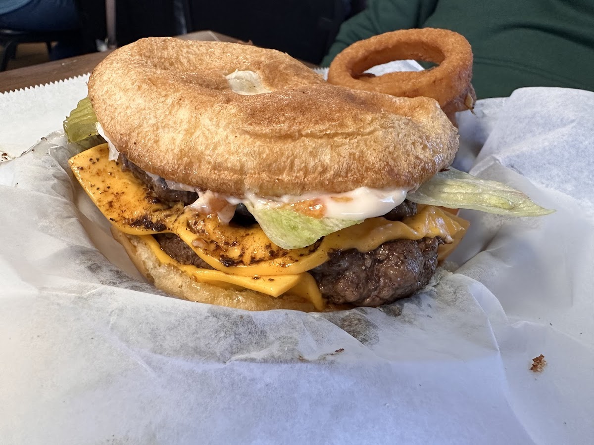 Donna's Drive In - Photo 1