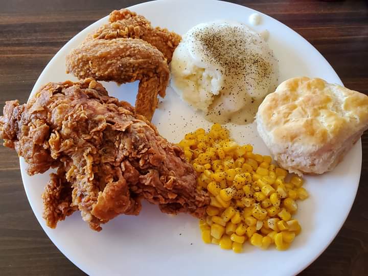 Donna's Drive In - Photo 6
