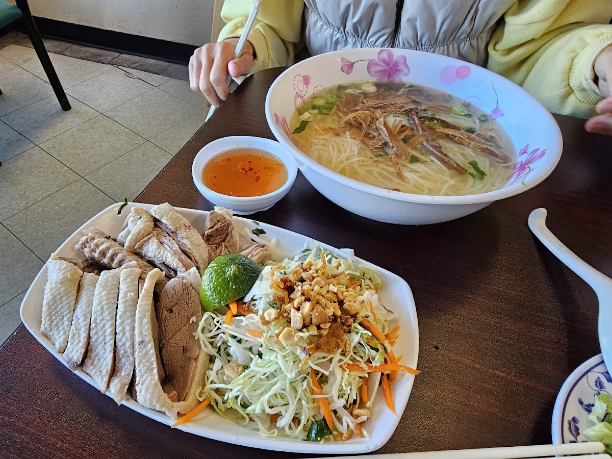 Pho My Chau Restaurant - Photo 6
