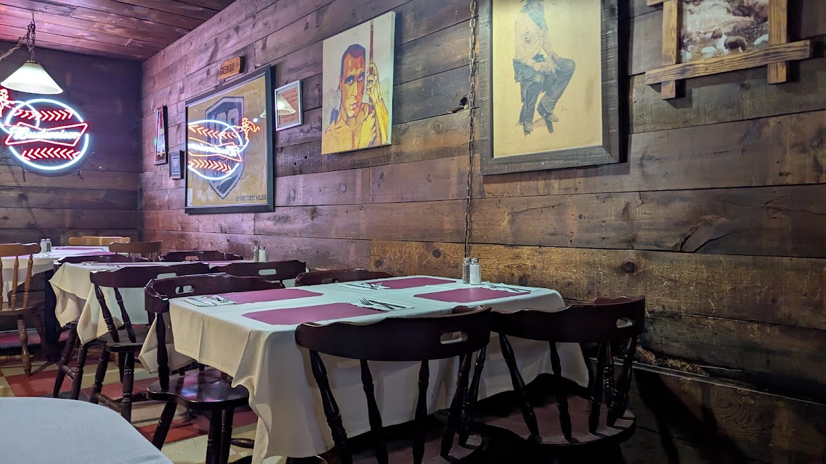 Mountainaire Tavern - Photo 5