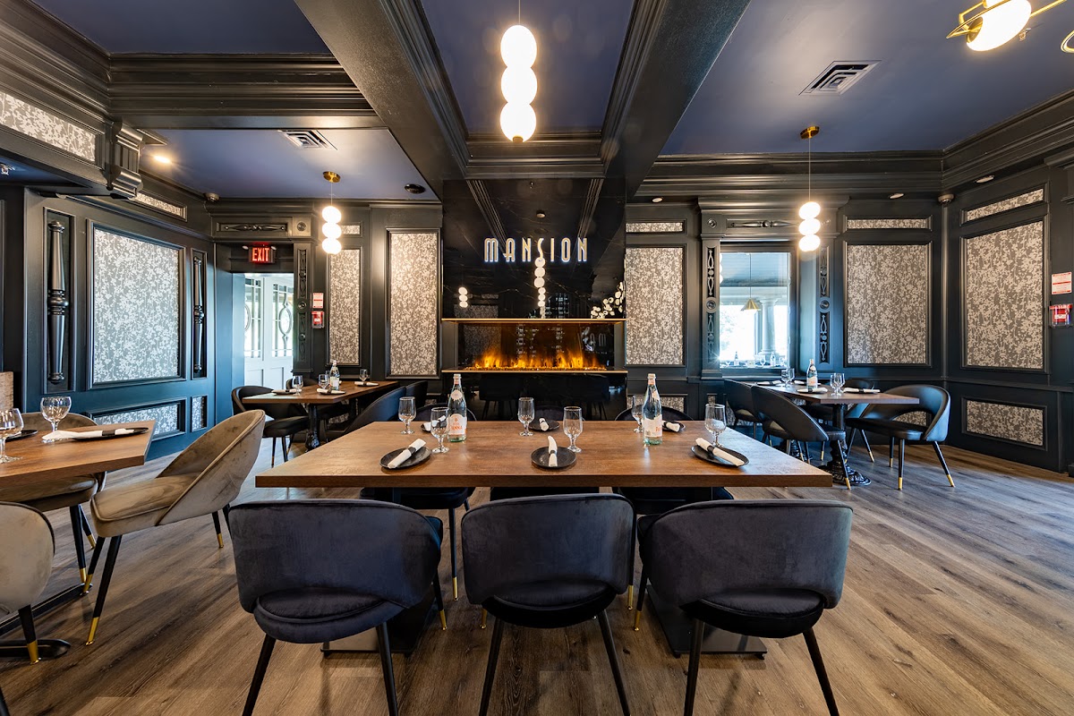 Mansion Kitchen Bar