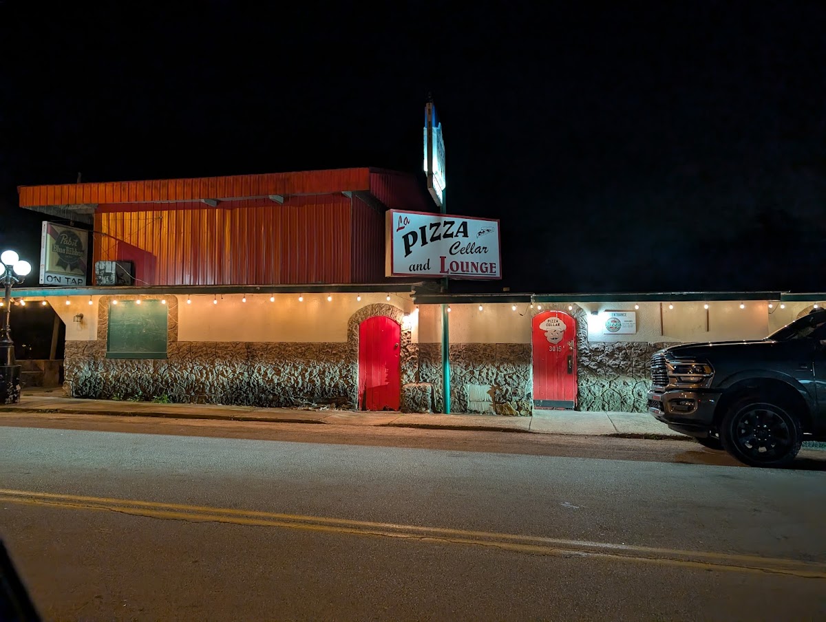 Pizza Cellar - Photo 7