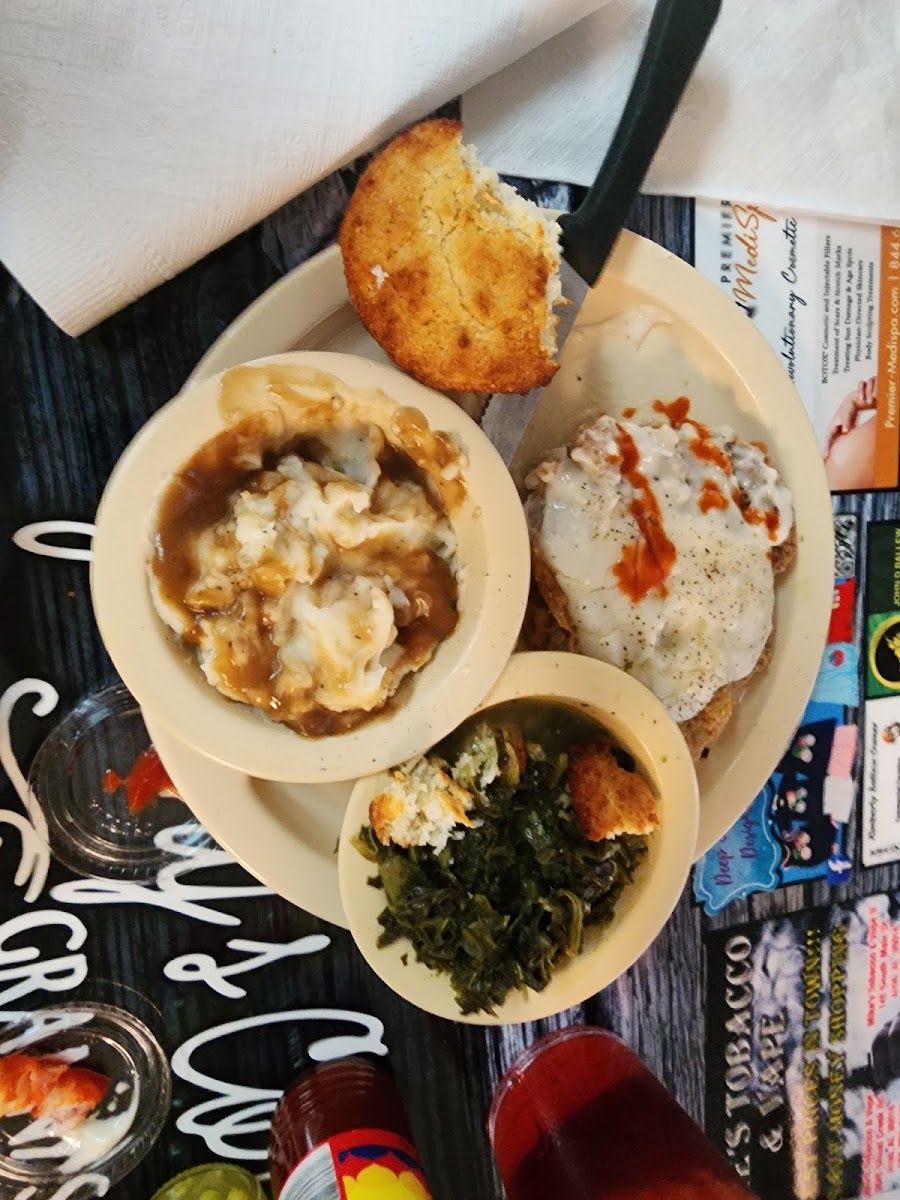 Granny's Corner Eatery - Photo 6