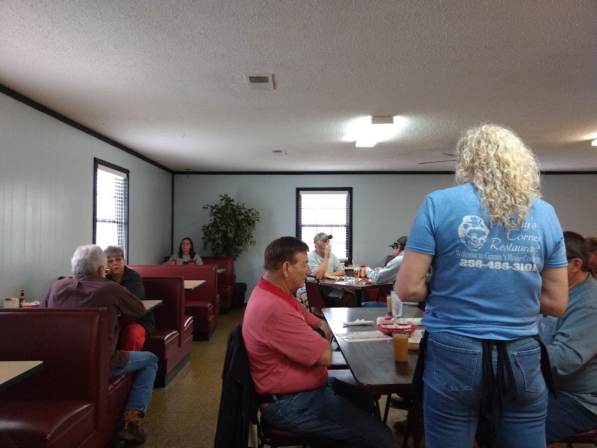 Granny's Corner Eatery - Photo 7