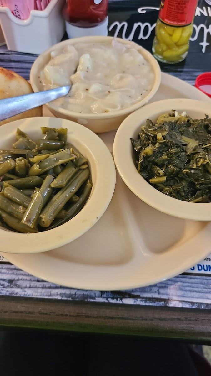 Granny's Corner Eatery - Photo 8