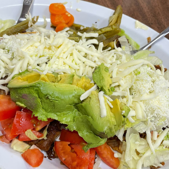 Sopes Carnitas
