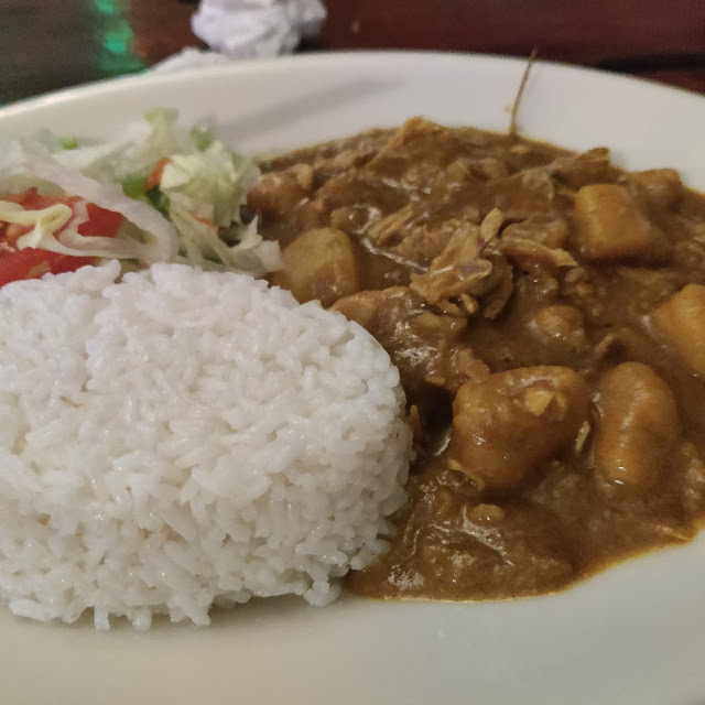 Curry Chicken with White Rice