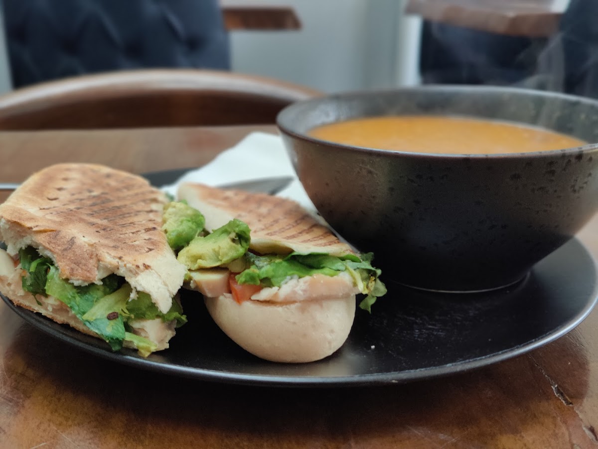 Shelter Coffee - Photo 5