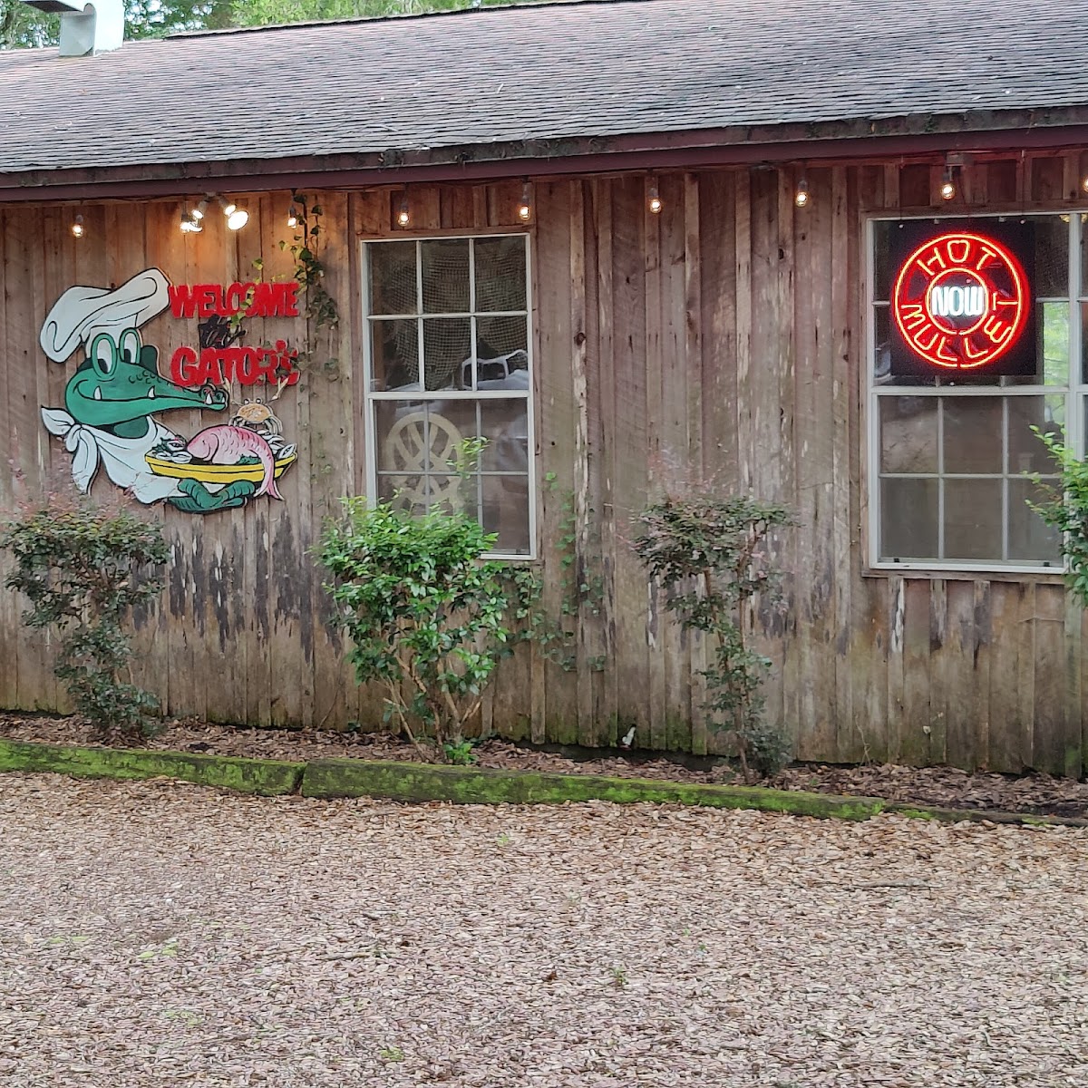 Gator's Seafood Restaurant - Photo 9