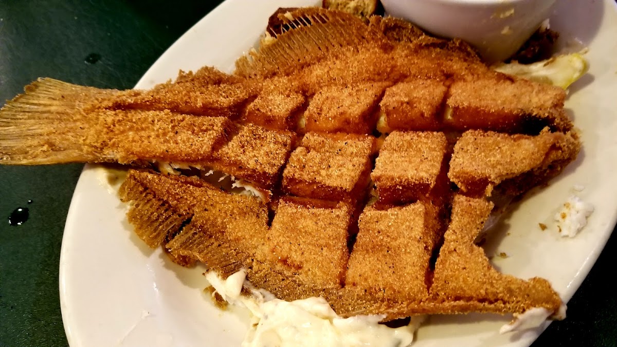 Gator's Seafood Restaurant - Photo 8