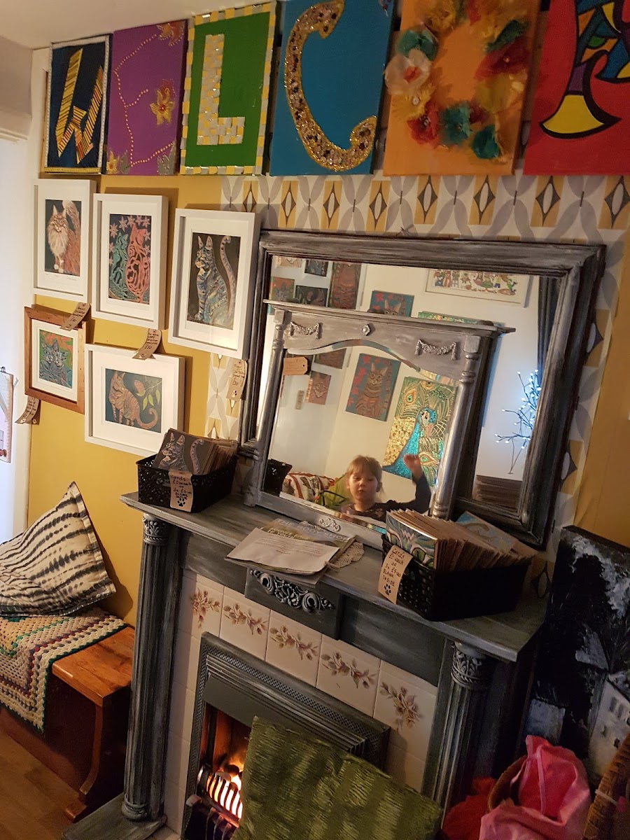 Lucy’s - Photo 3