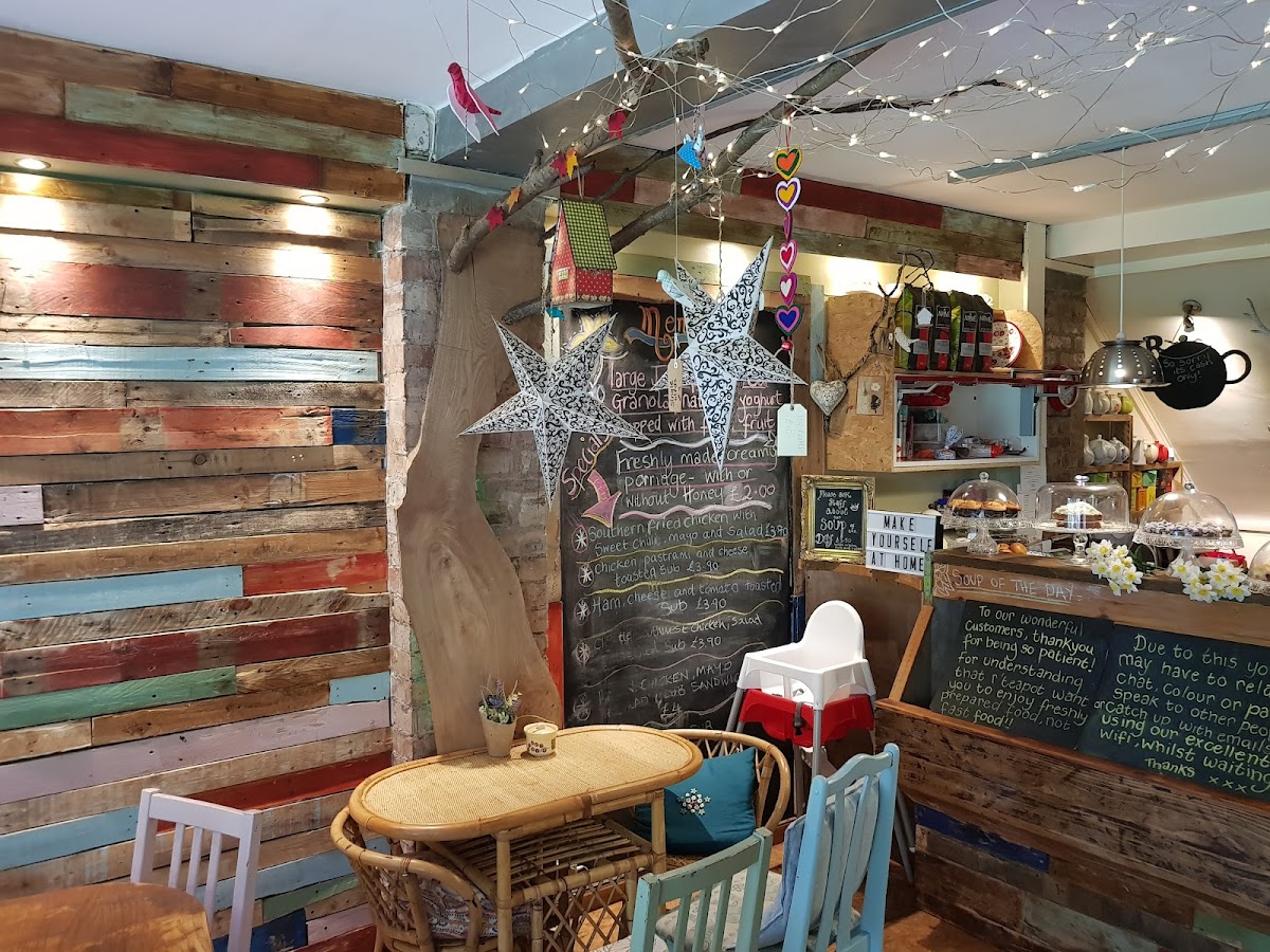 Lucy’s - Photo 7