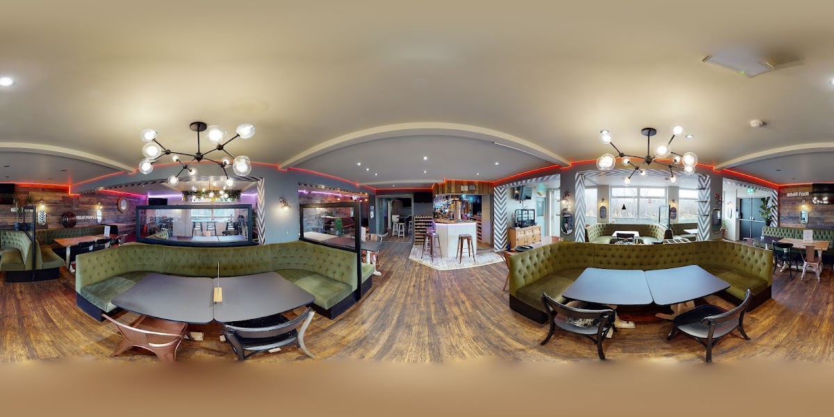 Canalside Lounge