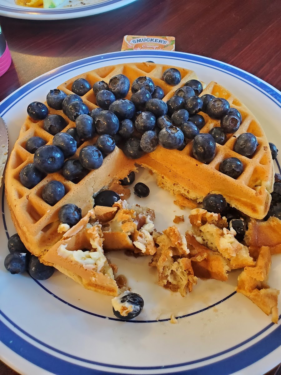 Blondie's Country Diner - Photo 2