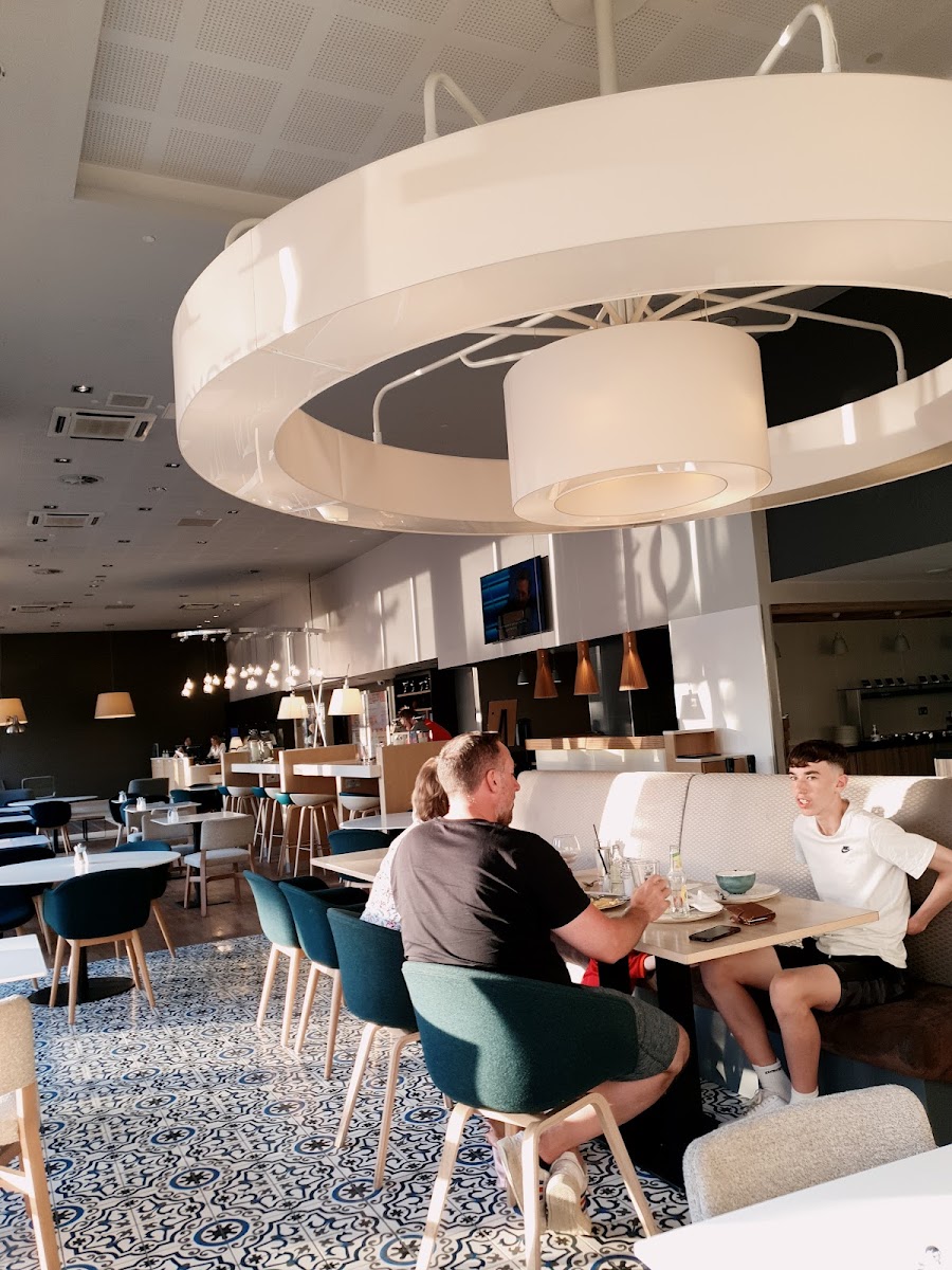 Novotel Restaurant - Photo 3