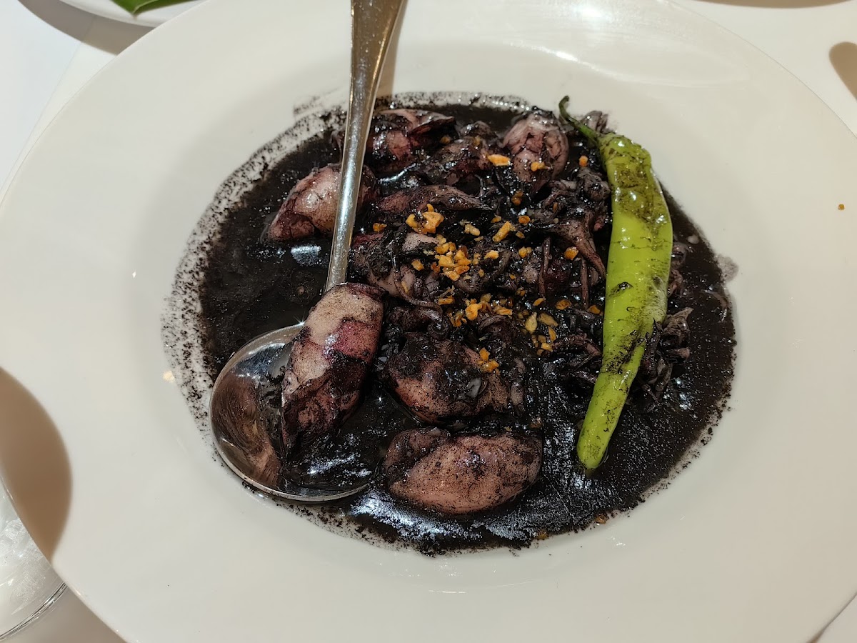 Victorino's Restaurant - Photo 8
