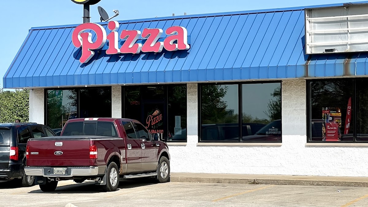 Dwight Pizza & More - Photo 2