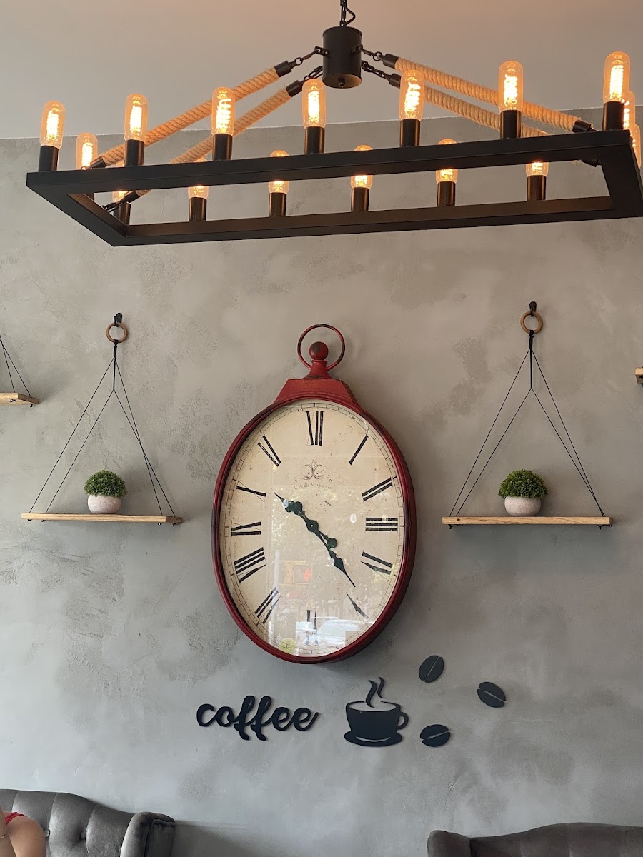 Coffee Ave - Photo 4