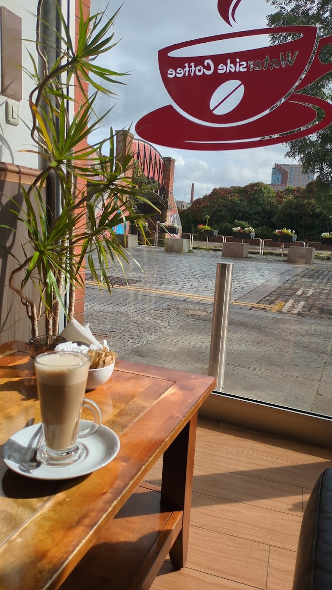 Waterside Coffee - Photo 5