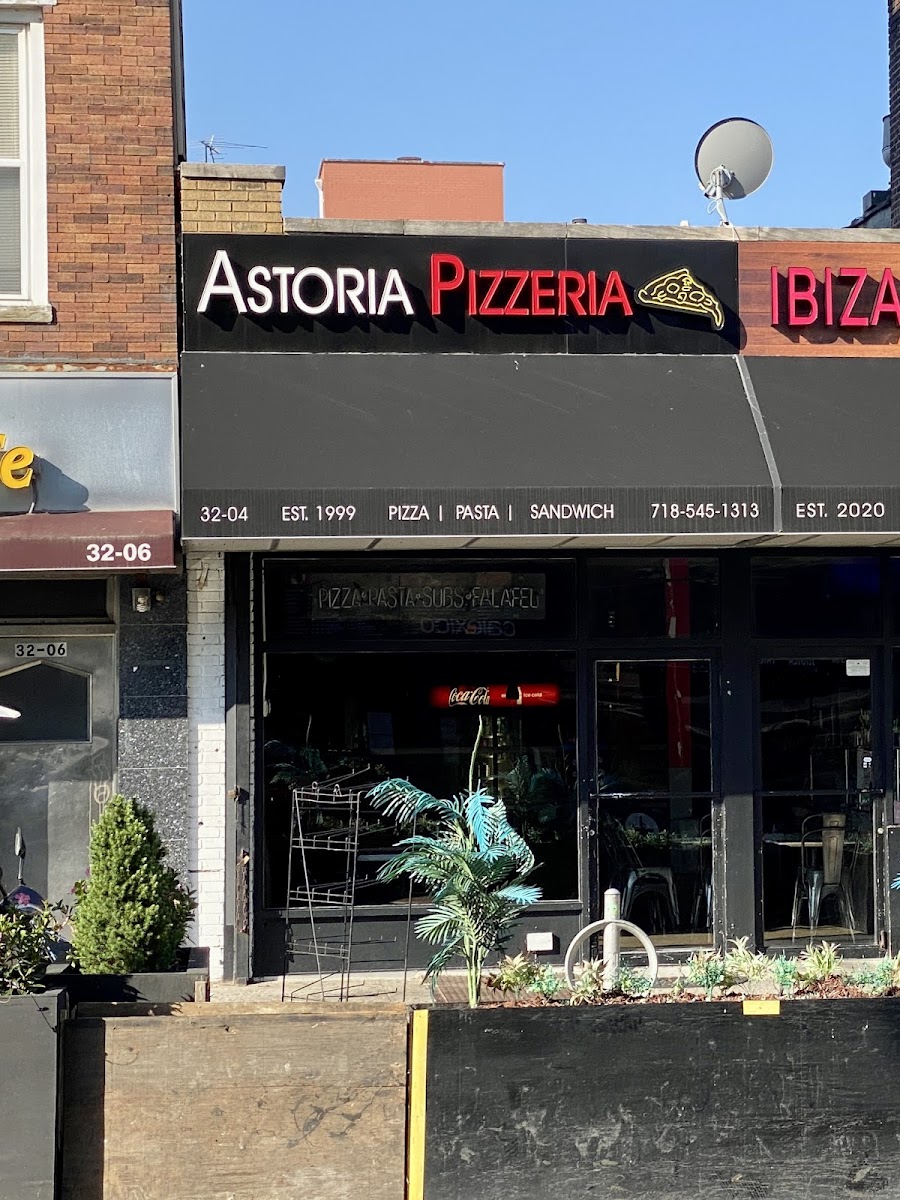 Astoria Pizzeria - Photo 7