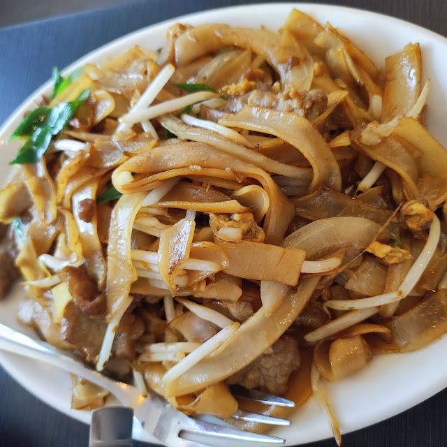 Beef Ho Fun Beef with Rice Noodle