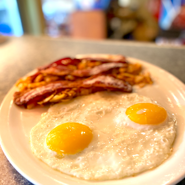 One Egg with Bacon Turkey Bacon