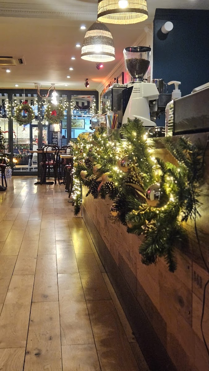 La Piola CAFE & RESTAURANT